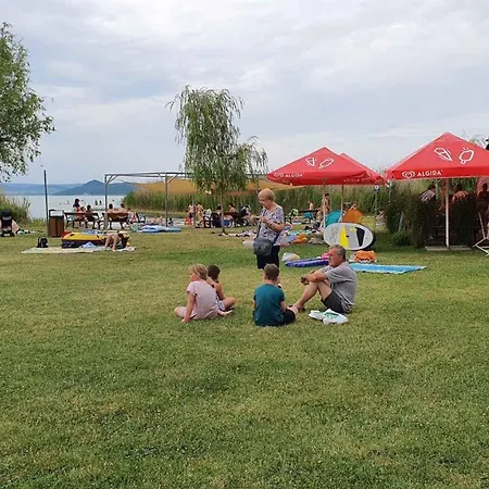 In - Balaton 43129 * Szántód