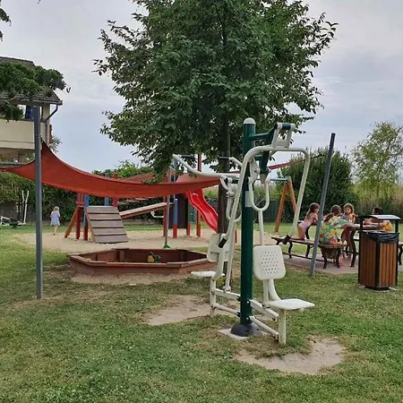 In - Balaton 43129 Сasa de vacaciones Szántód