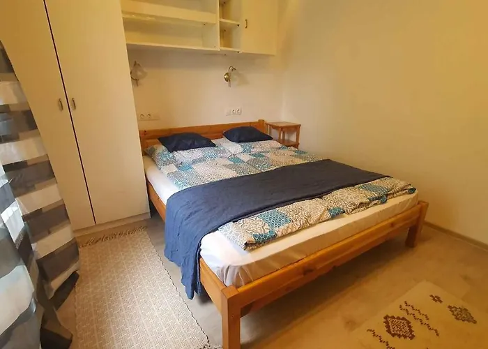 In - Balaton 43129 * Szántód